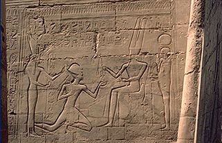 Ramsès II recevant ses sceptres du dieu Amon, Nouvel Empire, 19ème dynastie
